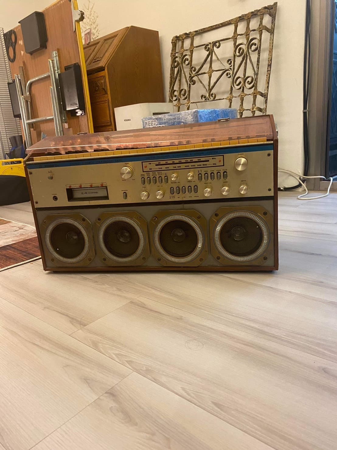 舊式電子琴收音機